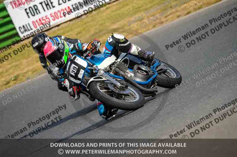 Vintage motorcycle club;eventdigitalimages;mallory park;mallory park trackday photographs;no limits trackdays;peter wileman photography;trackday digital images;trackday photos;vmcc festival 1000 bikes photographs